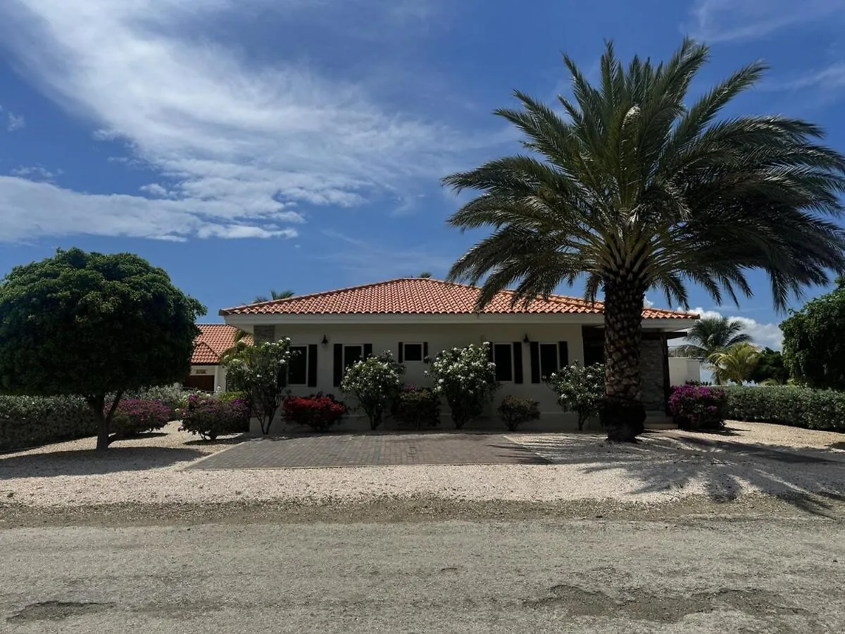 Beautiful Villa On The Sea Lagun Curacao