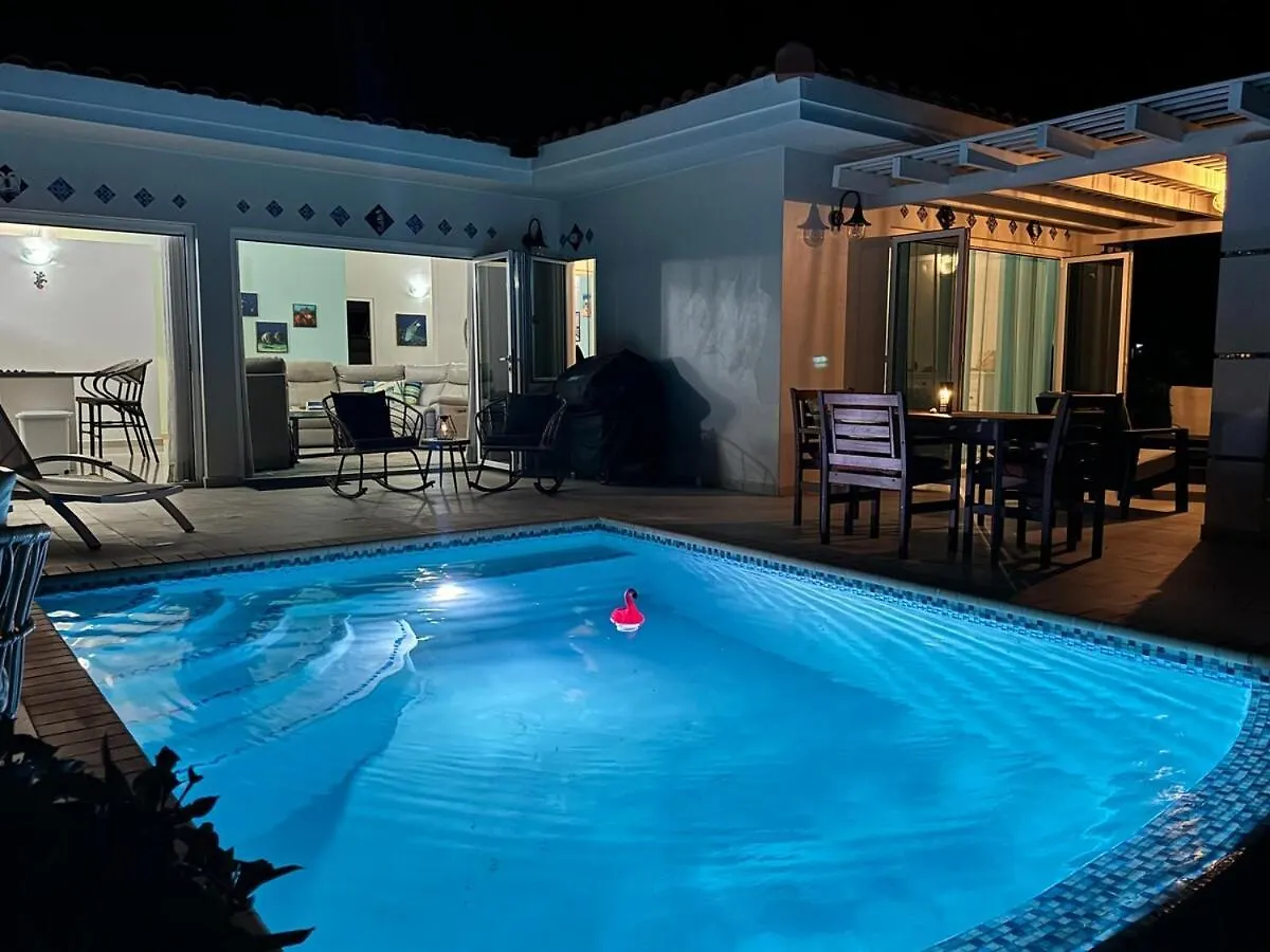 Beautiful Villa On The Sea Lagun