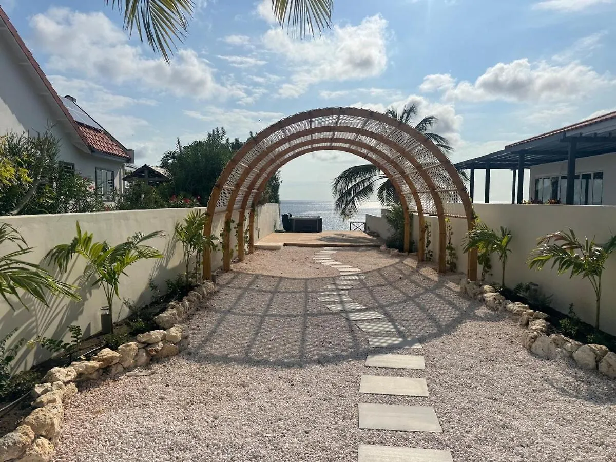 Beautiful Villa On The Sea Lagun