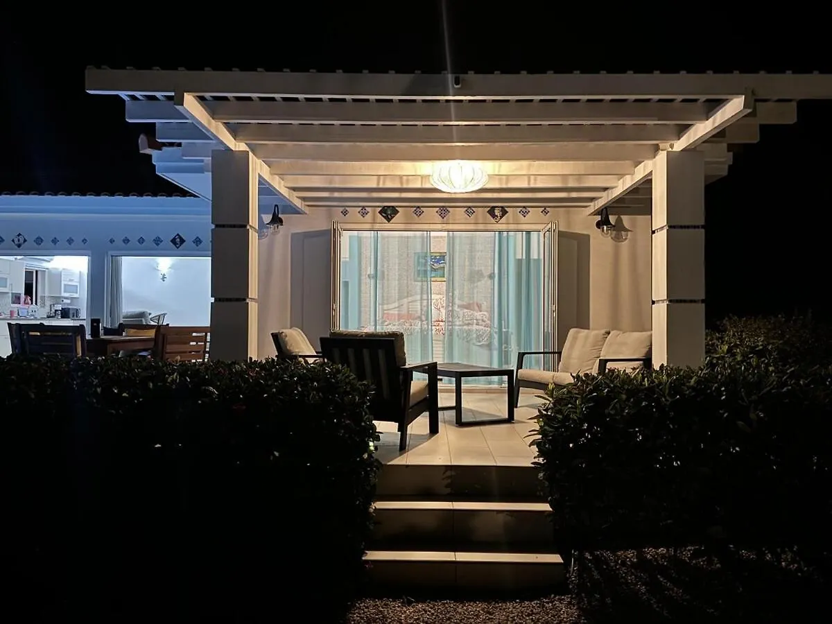 Beautiful Villa On The Sea Lagun