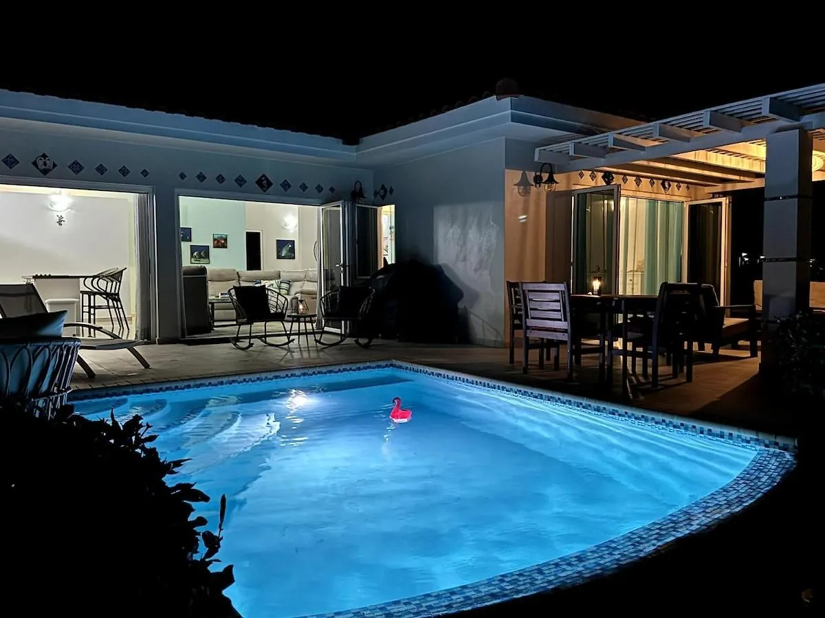 Beautiful Villa On The Sea Lagun